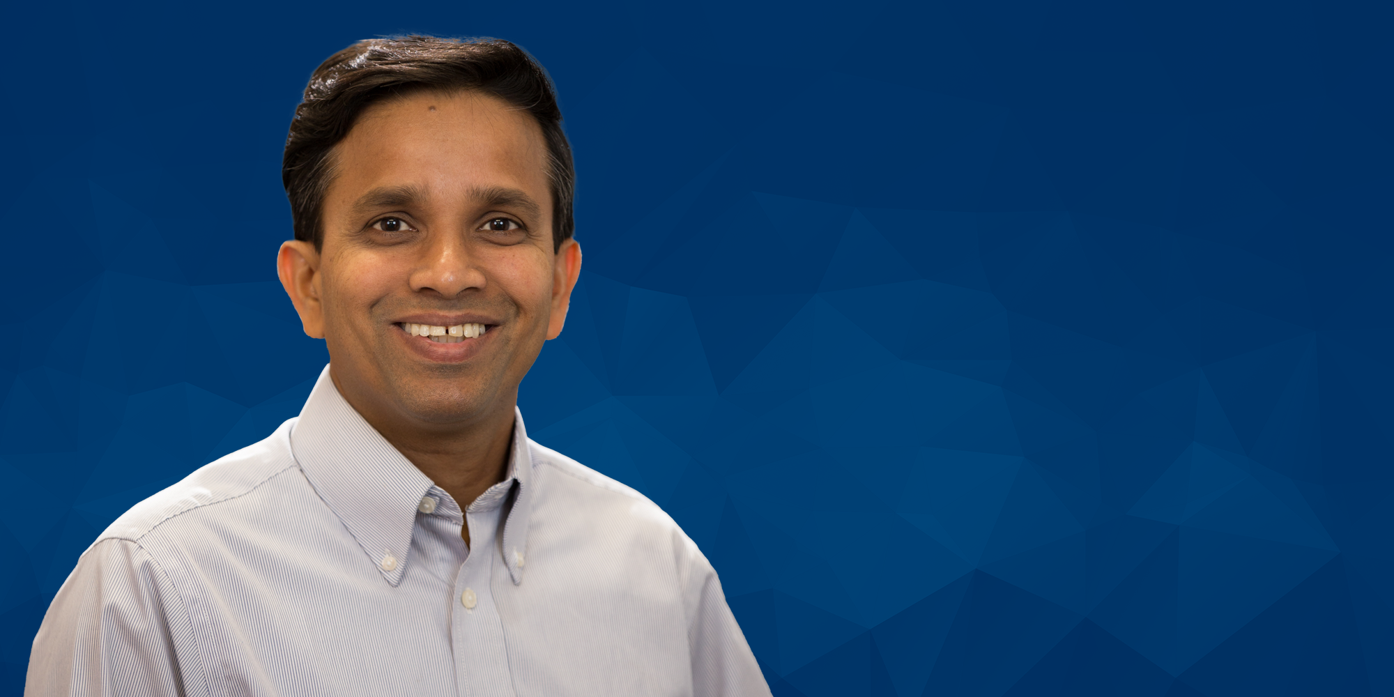 MISHRA RECEIVES MENTORING AWARD AT UNIVERSITY LEVEL